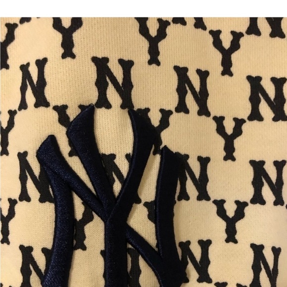 NewYork Yankees Sweatshirt.size8 - Picture 3 of 8